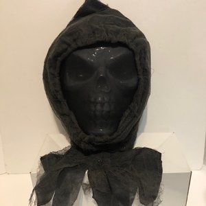 Gemmy Halloween Greeter Spooky Talking SKULL,w/Flashing Eyes Sensor activated